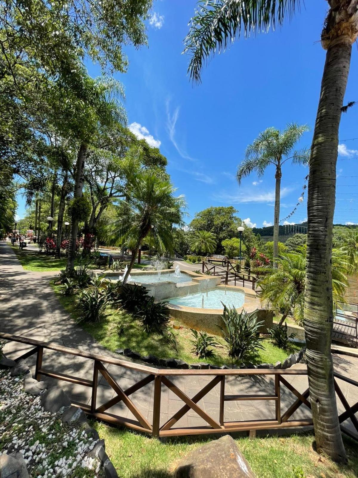 פיראטובה Apto Das Lavandas - 2 Quartos - Apto Todo Climatizado - A 150M Do Parque Termal! מראה חיצוני תמונה
